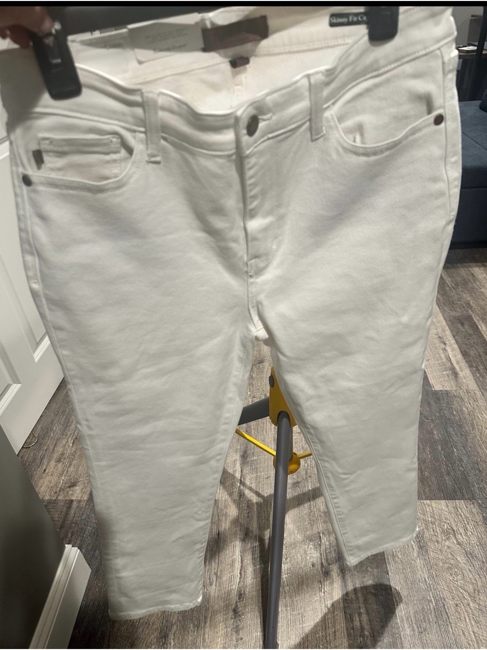 Judy Blue White Ankle Crop Jeans